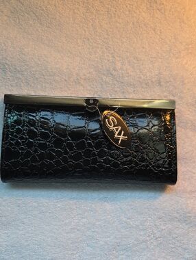 Black Croc-Embossed Women’s Clutch Wallet